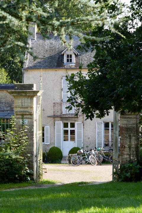 Property building, Day
