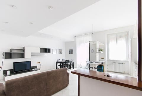 Kitchen or kitchenette, Living room, Dining area