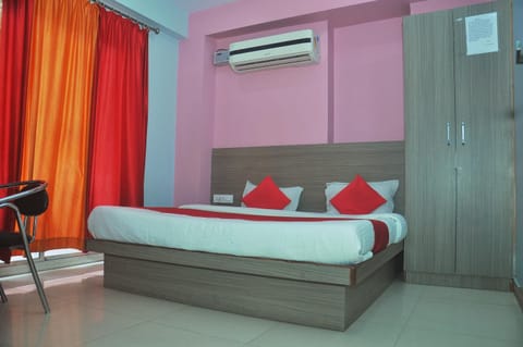 Bedroom, Garden view, Quiet street view