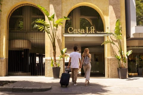 Facade/entrance