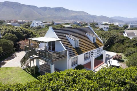Property building, Bird's eye view, Garden, Mountain view