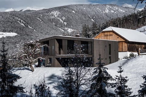 Property building, Winter