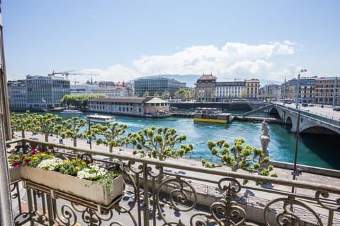Day, View (from property/room), Balcony/Terrace, River view