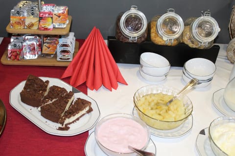 Breakfast, Buffet breakfast