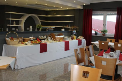 Breakfast, Buffet breakfast