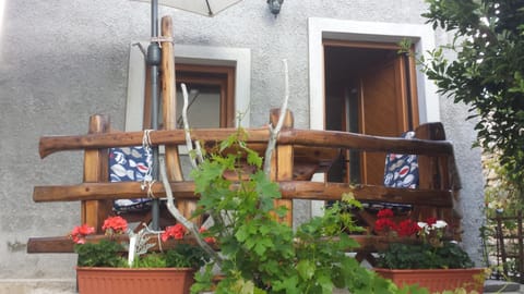 Property building, Balcony/Terrace, Kitchen or kitchenette