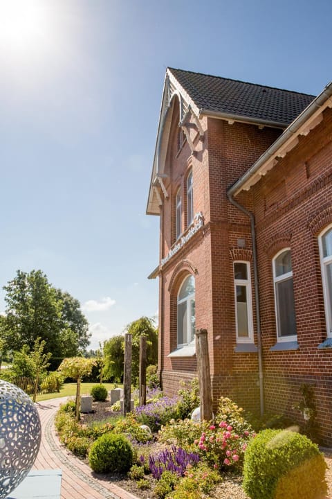 Property building, Spring, Garden