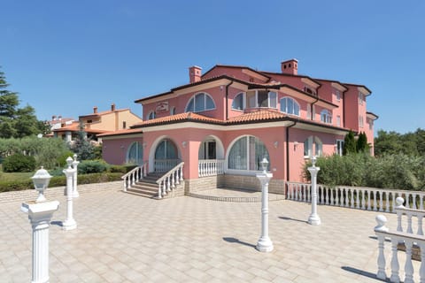 Property building, Balcony/Terrace