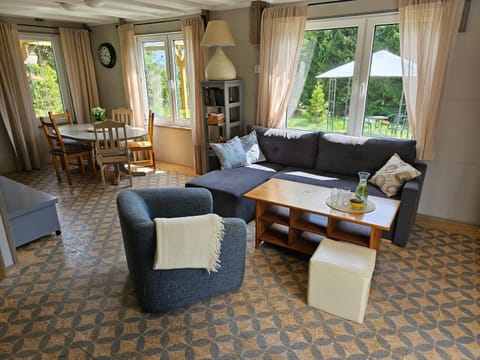 Vitalny Domek z ogrodem nad jeziorem, 10 min od Mrągowa House in Lithuania