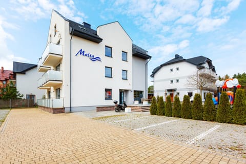 Property building, Day, Parking