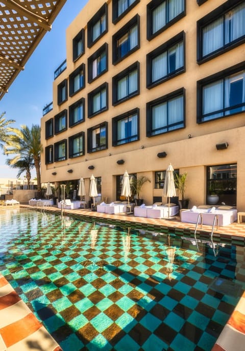 Swimming pool