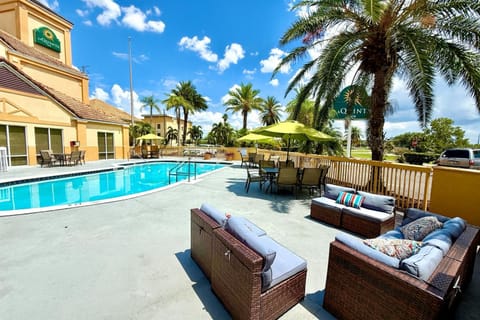 Property building, Pool view, Swimming pool, Swimming pool