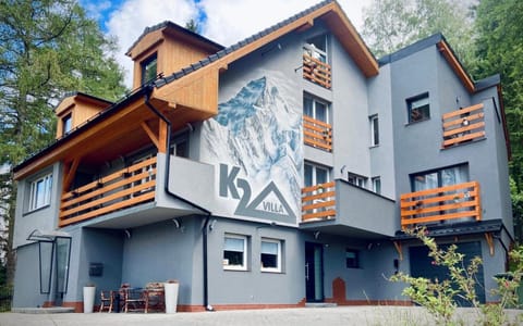 Property building, Day