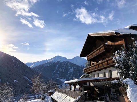 Property building, Day, Winter, Balcony/Terrace, Area and facilities