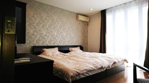 Bed, Photo of the whole room