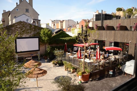 Patio, Facade/entrance, Spring, Day, Bird's eye view