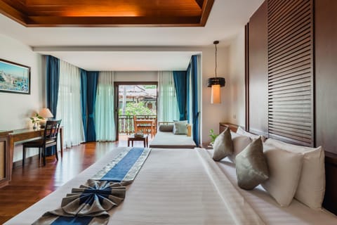 Bed, TV and multimedia