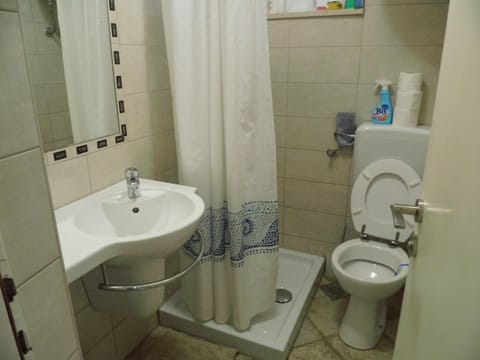 Shower, Toilet, Bathroom