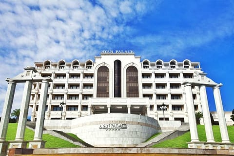 Day, Landmark view