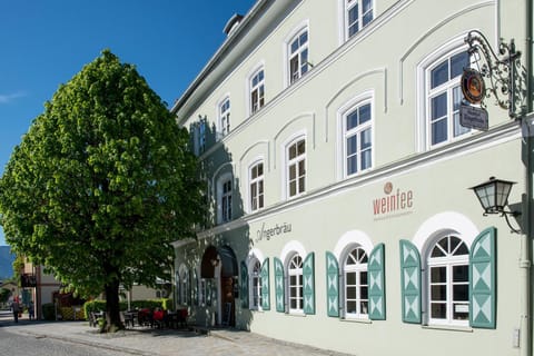Property building, Day
