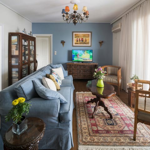 Living room, Seating area