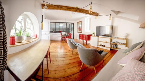 Living room, Photo of the whole room, Seating area, Dining area