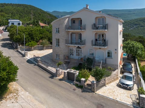 Property building, Street view