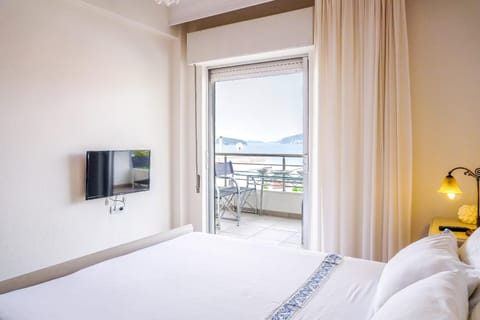 Bed, Bedroom, Sea view