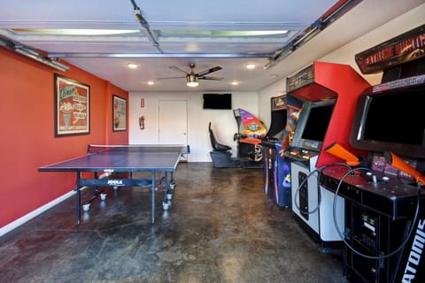 Communal lounge/ TV room, Game Room, Game Room, Table tennis, Table tennis, Entertainment
