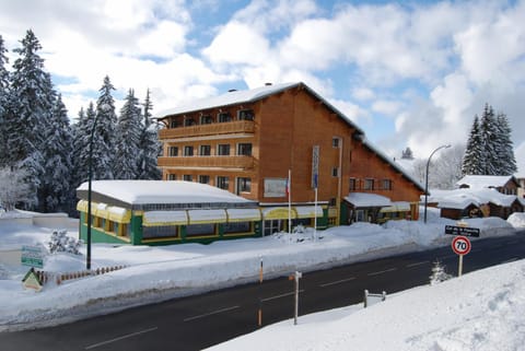 Facade/entrance, Winter