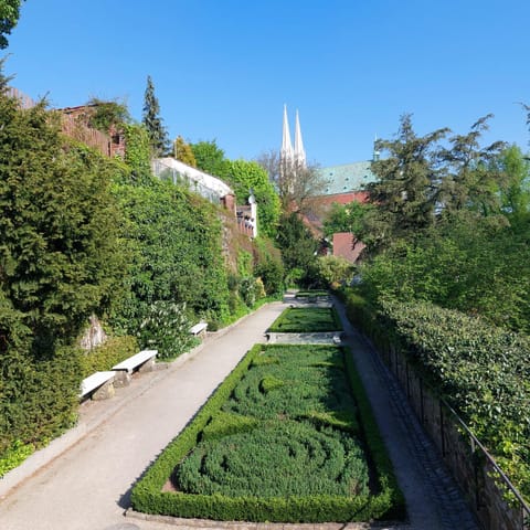 Property building, Spring, City view