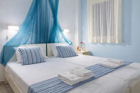 Bed, Bedroom, air conditioner