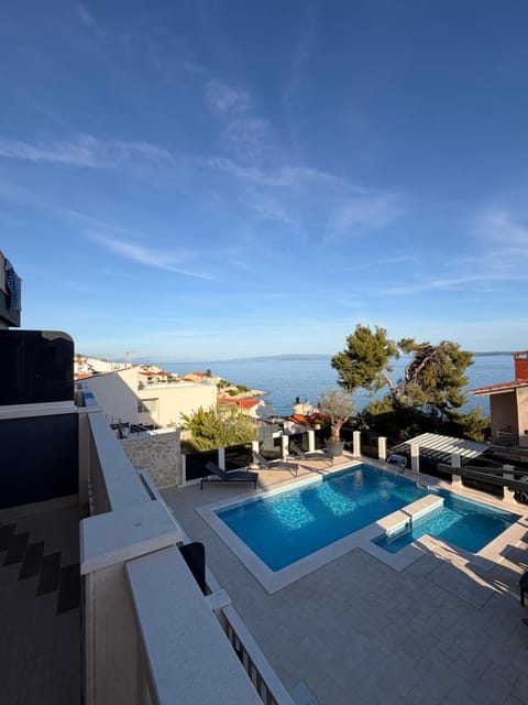 Day, Pool view, Sea view, Swimming pool, sunbed