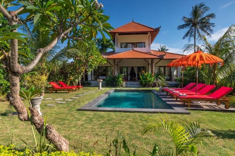 Villa Gayatri Hidden Oasis House in Abang