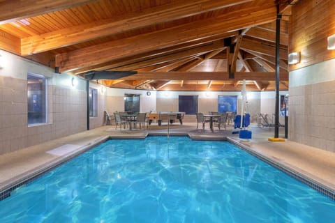 On site, Pool view, Swimming pool, Swimming pool