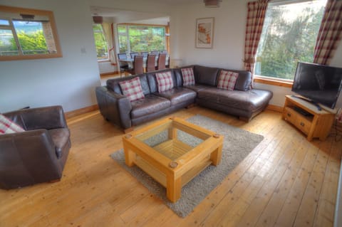 TV and multimedia, Living room, Seating area