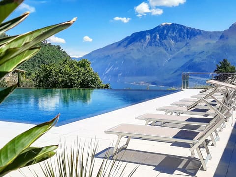 Balcony/Terrace, Lake view, Pool view, Swimming pool