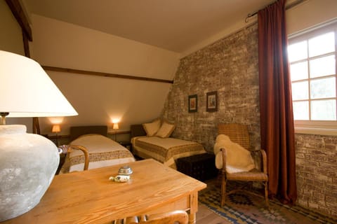 Photo of the whole room, Seating area, Bedroom
