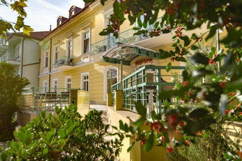 Property building, Facade/entrance