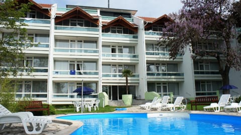 Day, Swimming pool, Swimming pool