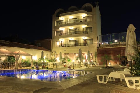 Property building, Pool view, Swimming pool