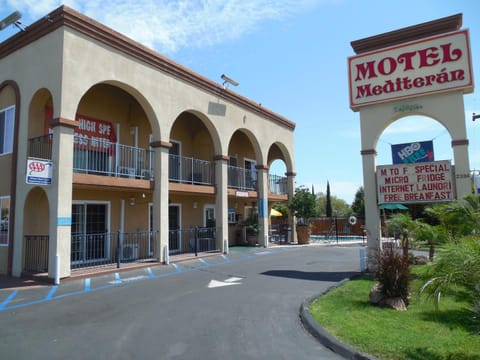 Facade/entrance, Property logo or sign, Area and facilities