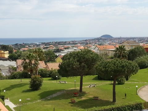 Property building, Garden view, Sea view