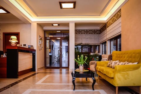 Lobby or reception, Internal: Not applicable to any particular room