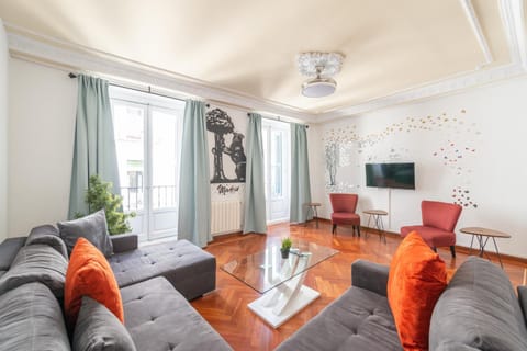 Communal lounge/ TV room, TV and multimedia, Living room, Seating area