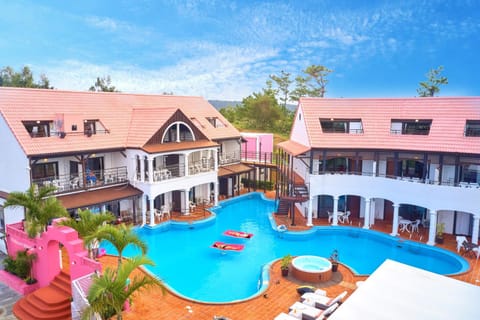 Property building, Bird's eye view, Swimming pool