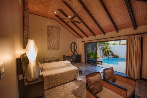 Photo of the whole room, Pool view, Inner courtyard view