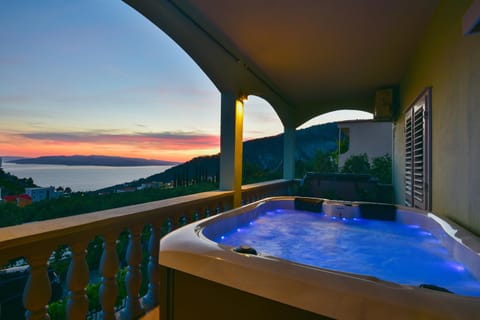 Hot Tub, Balcony/Terrace, Sunset