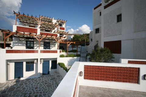 Property building, Day