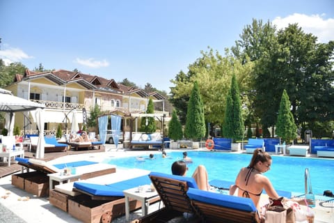 Property building, Garden, Pool view, Swimming pool